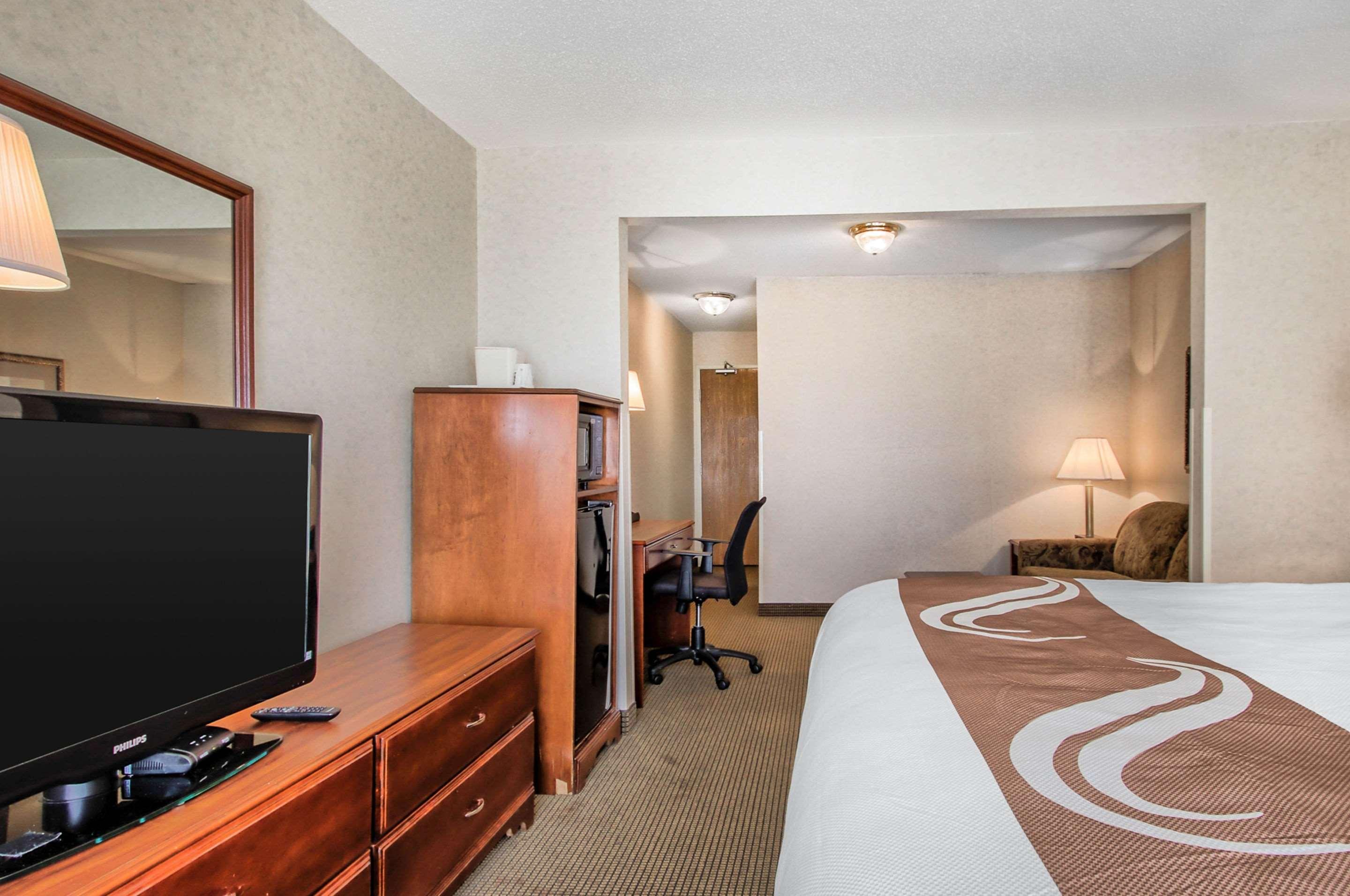 Comfort Inn & Suites Emporia Exterior photo