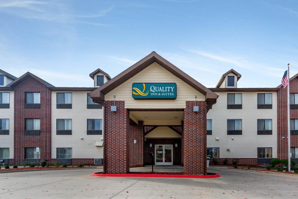 Comfort Inn & Suites Emporia Exterior photo